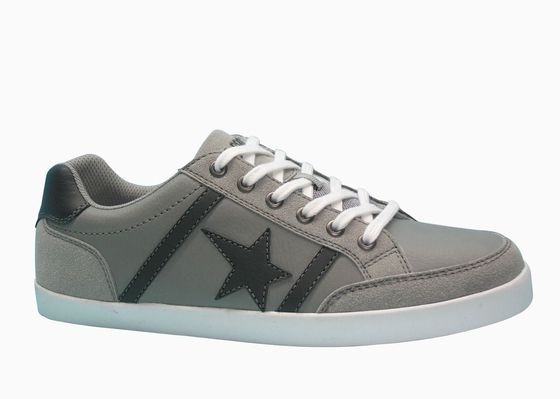 Precio razonable, bajo corte nuevo diseño zapatilla de patinaje para hombres, buena calidad