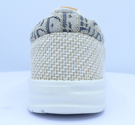 Zapatos para hombres de estilo de caminar de tamaño grande para uso diario de Jinjiang