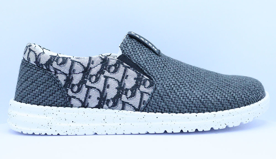Zapatos para hombres de estilo de caminar de tamaño grande para uso diario de Jinjiang