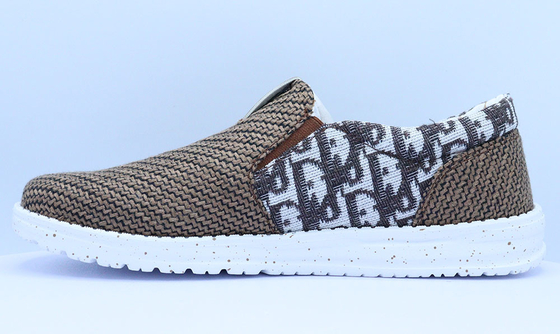 Zapatos para hombres de estilo de caminar de tamaño grande para uso diario de Jinjiang
