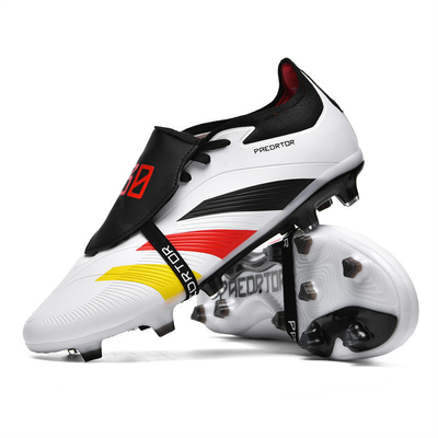 Zapatos de fútbol para césped artificial de diseño especializado y rendimiento antideslizante