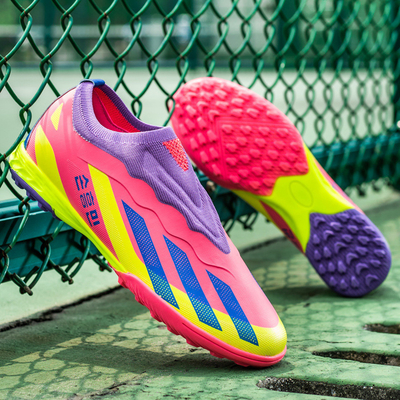 Zapatos de fútbol para estudiantes con talones largos y cortos de diseño único