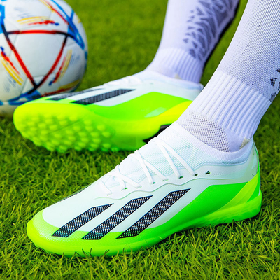 Zapatos de fútbol para estudiantes con talones largos y cortos de diseño único