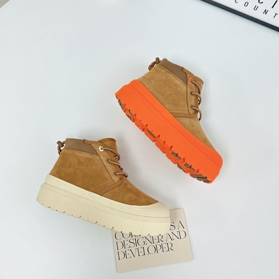 Invierno Piel de vaca Lana cálida Botas de nieve de suela gruesa Impermeables Antiderrapante Botas cortas a tres aguas con correas para mujeres