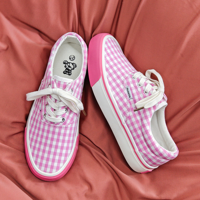 Personalizar nuevo estilo baja de arriba triple vulcanizado de primavera y verano de las mujeres estudiantes zapatos de lona en rosa tamaño 35-40