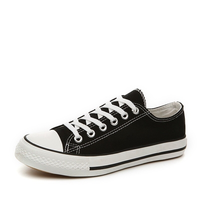 Zapatos de gran tamaño de primavera con tapa baja para pareja Zapatos de lona para hombres Zapatos casuales Zapatos deportivos que usan los hombres