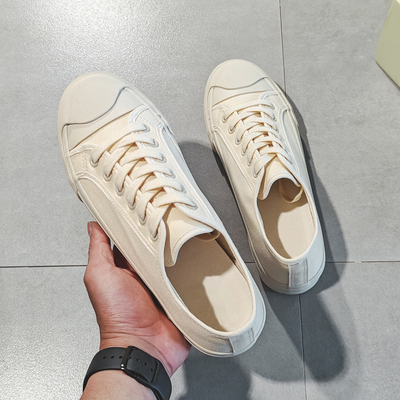 2024 Verano Nuevo Blanco Lechoso Calzado de lona transpirable Calzado de hombre Calzado blanco con todas las combinaciones Calzado moderno Calzado casual Calzado de hombre